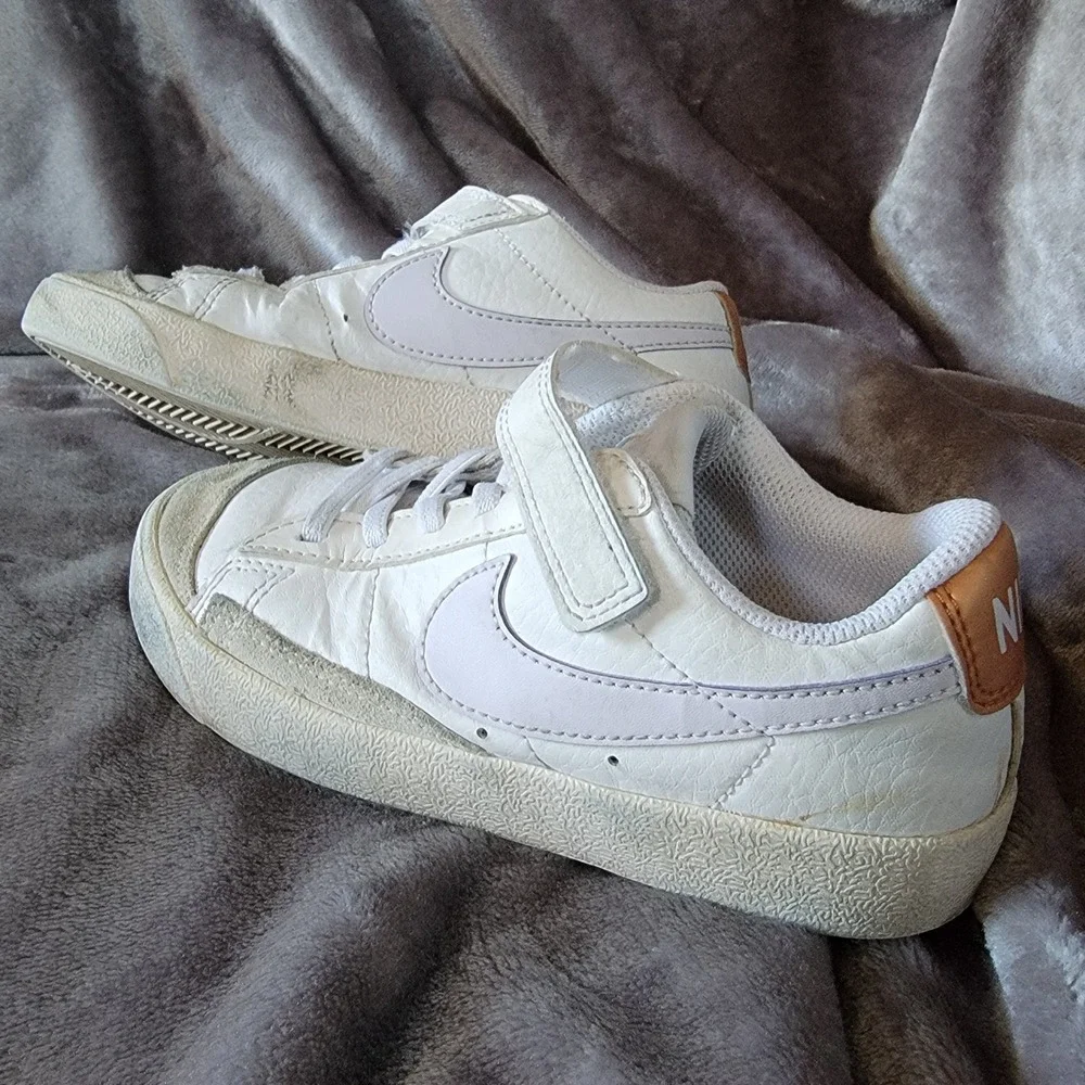 Nike Blazer Low 77 Kids Size 13C White Lavender Good Hook and Loop Sneakers
